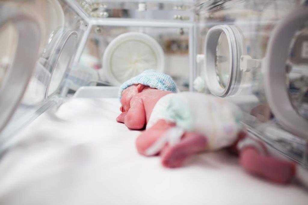 baby in incubator 3
